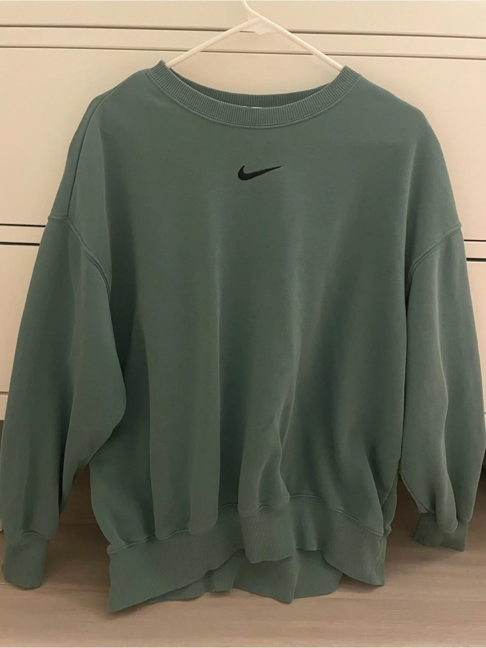 Nike   Crewneck Sweatshirt in Sage Green